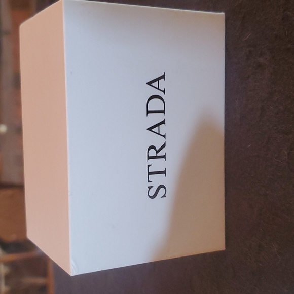 Strada silver watch bracelet with c.v. sparkles. Brand new. - Picture 4 of 6